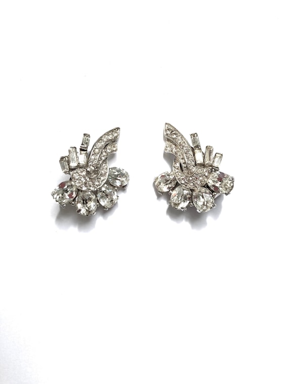 Vintage Sparkly Clear Rhinestone Earrings