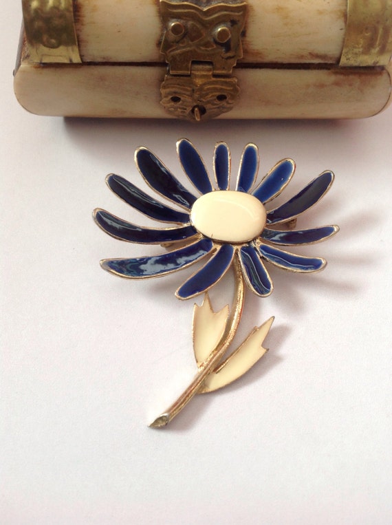 Floral Brooch, Gold Floral, Summer Brooch, Enamel 