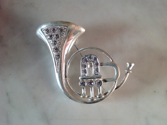 Holiday Brooch, Musical Brooch, French Horn Brooc… - image 3