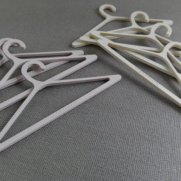 Clothes hanger 1:6 scale (12 units)