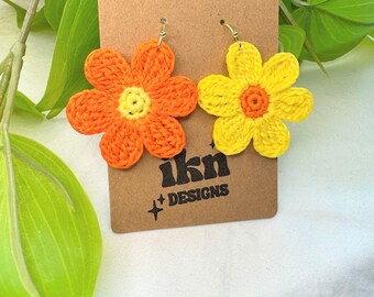 Crochet Daisy Earrings, Handmade Floral Earrings, Boho Accessories, Gift ideas, Pretty Jewelry, Lightweight Dangle Earrings, Jewelry Gift