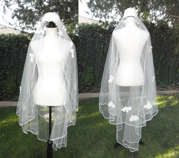 Vintage Satin Ivory Wedding Dress/ Veil Sold Sepa… - image 9