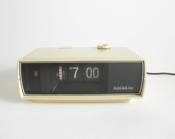 Vintage Stancraft High Time Flip Alarm Clock Beige Plastic Clock