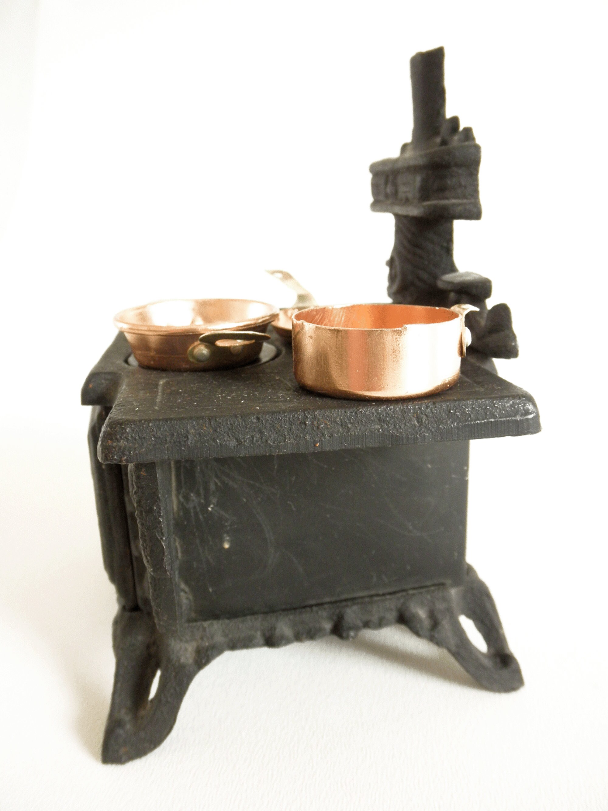 American Antique Miniature Cast Iron Stove W/ Pots & Pans #4832