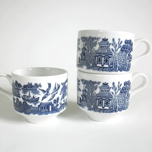 Vintage Churchill Blue Willow Teacups- Set of 3 Coffee/Teacups, Blue Willow Churchill Staffordshire Porcelain Teacups made England