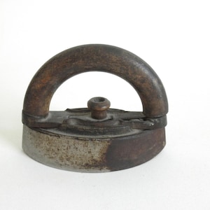Antique Sad Iron Early 1900s Primitive Iron with Wooden Handle, Late 1800s- Early 1900s Tailors Sad Flat Iron, Excellent & Great for Display