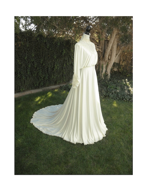 Vintage Satin Ivory Wedding Dress/ Veil Sold Sepa… - image 1