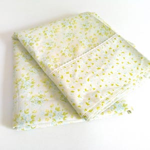 Vintage Floral Blue/Green Flat Bed Sheet- 1970s Springmaid Wondercale Full (Double) Flat Bed Sheet, 50/50 Cotton Polyester