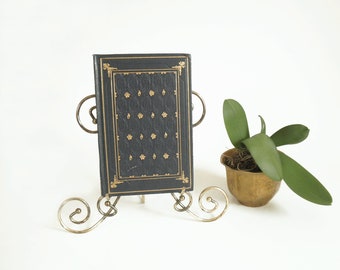 Vintage Brass Tabletop Easel: Scrolled Metal Display Stand