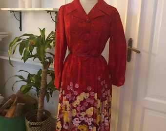 Pretty flowery red dress