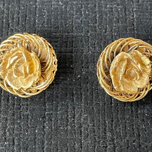 Florenza Gold Rose Earrings, Vintage 1960s. Elegant, Clip Back Earrings framed with scrollwork. 3/4 in diam. Valentine. Gift Box incl. image 8