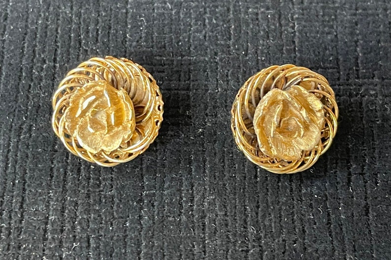 Florenza Gold Rose Earrings, Vintage 1960s. Elegant, Clip Back Earrings framed with scrollwork. 3/4 in diam. Valentine. Gift Box incl. image 8