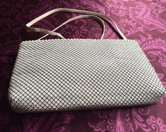 Vintage Spring or Summer WHITING & DAVIS White Mesh Bag. Shoulder or clutch purse with removable strap. 1970's "Mod Look" for day or night.