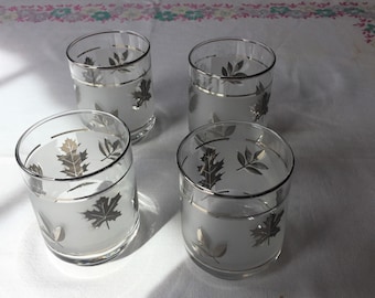 Vintage Libbey Glasses. Set of 4 Silver Leaf Juice or Rocks Glasses, 1960s. Clear & smoky with silver leaf pattern. Retro Barware Drinkware.