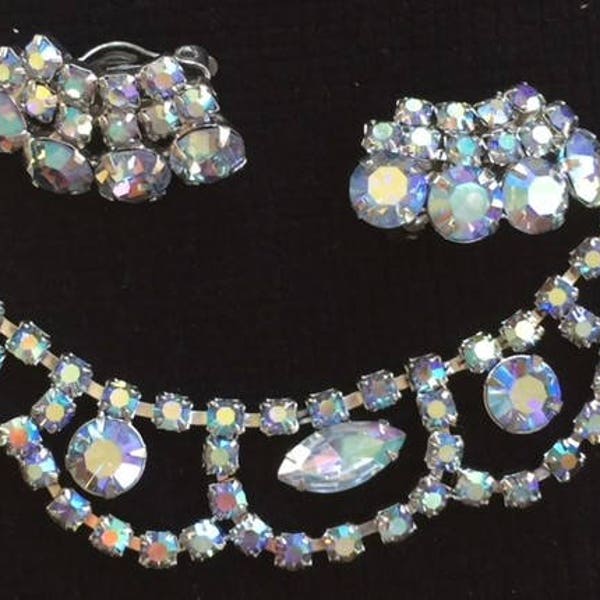 Fabulous Vintage Jewelry Set. Wedding, Eveningwear. Scalloped 2-tier Choker & Earrings. Pale Blue, Sparkly AB Crystal demi parure. Vintage.