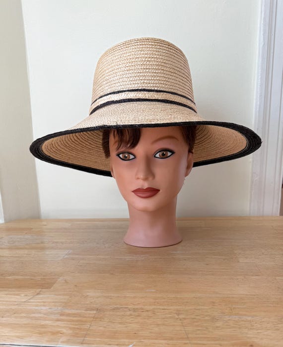 Vintage Italian Straw Hat. Size 22". Natural straw hat with big brim.
