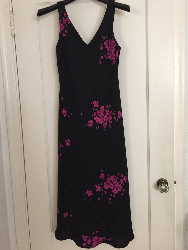 Size 10. above-the-ankle length slip dress Vintage Evening Black Dress by Jones New York fully lined classic styling from the 1980