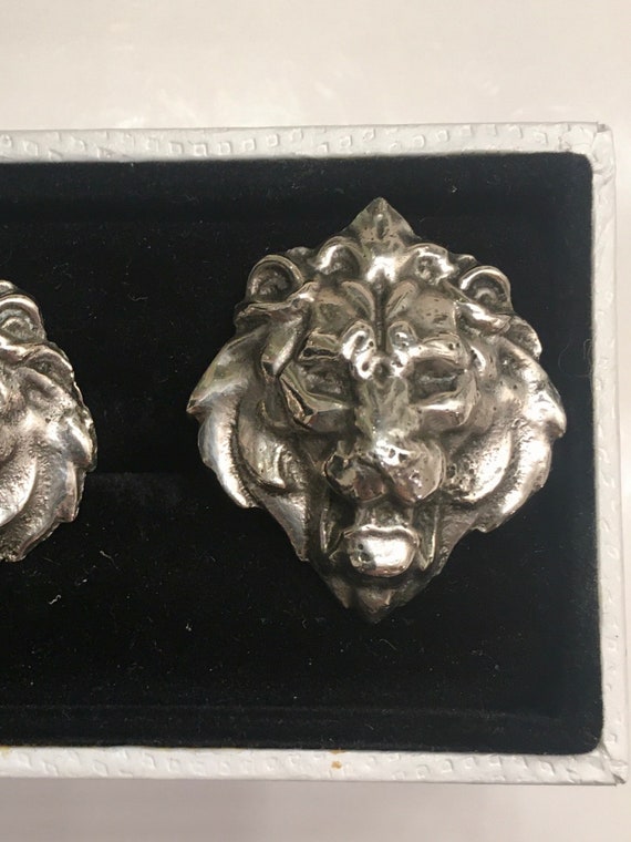 Vintage lion head cufflinks - image 2