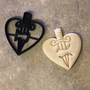 Heart with dagger cookie cutter
