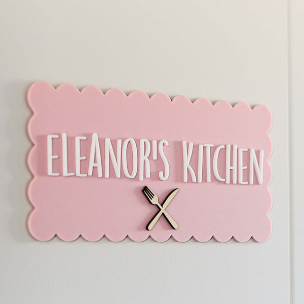 Plaque de cuisine personnalisée pour enfants | Plaque de porte de chambre de bébé | Support acrylique rectangle festonné avec nom personnalisé | Découpe laser