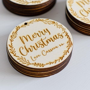Personalised Christmas Gift Tag with Wreath Design | Engraved Poplar Plywood