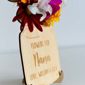 Personalised Flower Holder Vase Wooden Mother's Day Christmas Gift for Mum or Grandma with Optional Stand Laser Cut & Engraved imagem 5