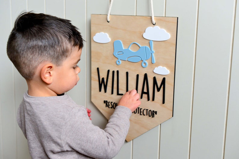 Placa de signo de nombre de niño personalizada en estilo Bunting con significado de nombre / Guardería / Dormitorio de niños / Tema de avión / Tabla de madera con acrílico imagen 6