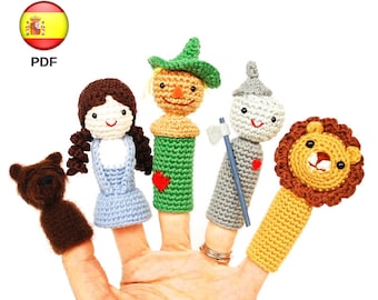Amigurumi-patroon: vingerpoppetjes van de Tovenaar van Oz. Gehaakt poppenpatroon van Dorothy, Toto, Laffe Leeuw, Tinman, Vogelverschrikker (PDF in het Spaans)