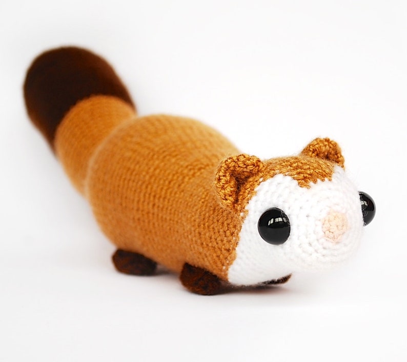 Amigurumi pattern: huggable ferret. Crochet pattern to make a cute and fuzzy ferret plush. Kawaii ferret toy pattern PDF in SPANISH image 4