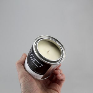 15 // Cambridge Half Pint 8oz Scented Soy Candle in Paint Can English Ivy, Bergamot, and Oak Moss image 3