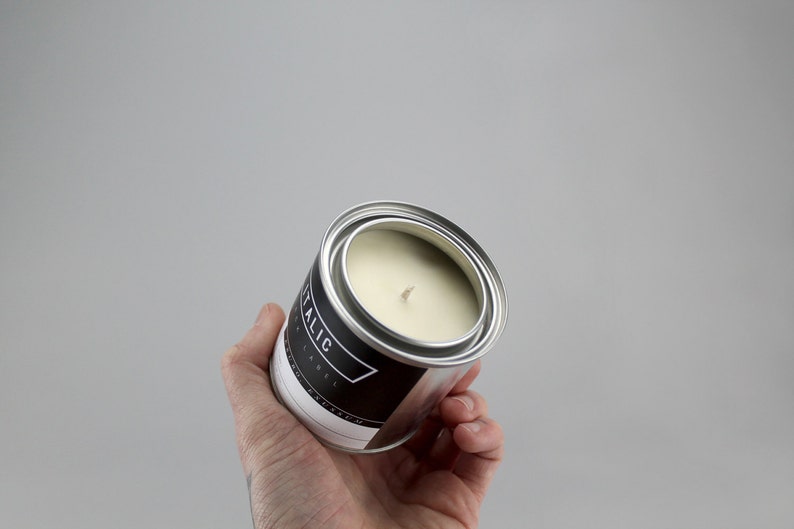 15 // Cambridge Half Pint 8oz Scented Soy Candle in Paint Can English Ivy, Bergamot, and Oak Moss image 3