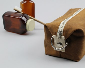 The Jack Dopp Kit // Caramel Waxed Canvas Expandable Dopp Kit / Travel Bag / Toiletry Bag / Cosmetics Pouch with Pocketed Lining