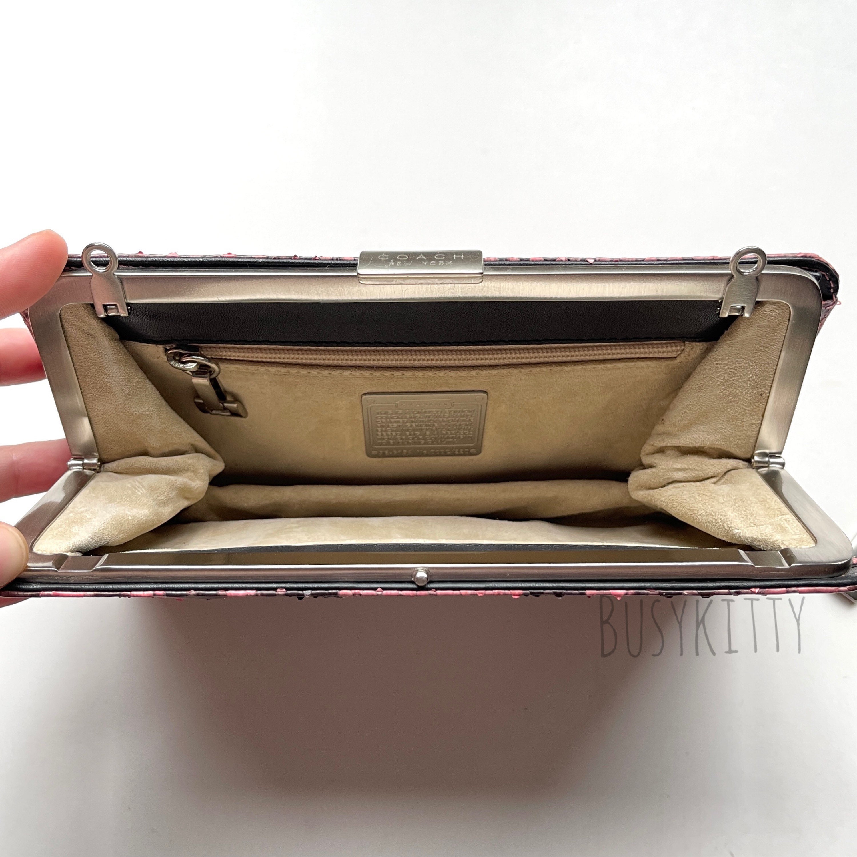 バッグ Coach python print clutch bag Very Rare NWOT Vintage Coach Fuchsia Snakeskin Python Clutch