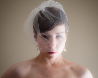 Medium Tulle Birdcage Wedding Veil (Blusher Veil, Mini Veil, Bridal Veil, Bridal Illusion Tulle, Bird Cage Veil, Retro Veil)