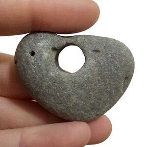 Amuleti celtici: pietra della strega irlandese/pietra della strega/pietra di Odino note per le loro qualità protettive e per i sussurri dell'altro mondo