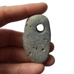 Amuleti celtici: pietra della strega irlandese/pietra della strega/pietra di Odino note per le loro qualità protettive e per i sussurri dell'altro mondo