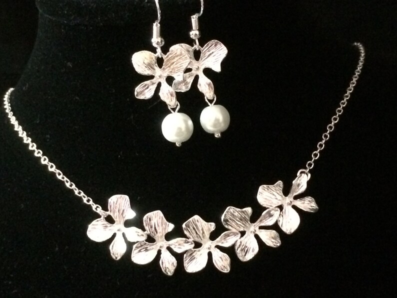 orchid jewelry,orchid with pearl lariat necklace,bridal jewelry,bridesmaid gift, Beautiful orchid flower necklace and earring set
