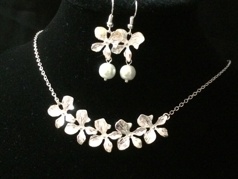 orchid jewelry,orchid with pearl lariat necklace,bridal jewelry,bridesmaid gift, Beautiful orchid flower necklace and earring set