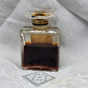 Vintage Chanel No 5 Extrait Perfume Bottle Sealed Wax Cord 1940s image 2