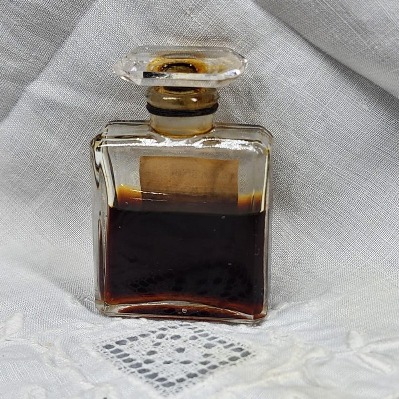Vintage Chanel No 5 Extrait Perfume Bottle Sealed Wax Cord 1940s image 2