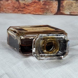Vintage Chanel No 5 Extrait Perfume Bottle Sealed Wax Cord 1940s image 4