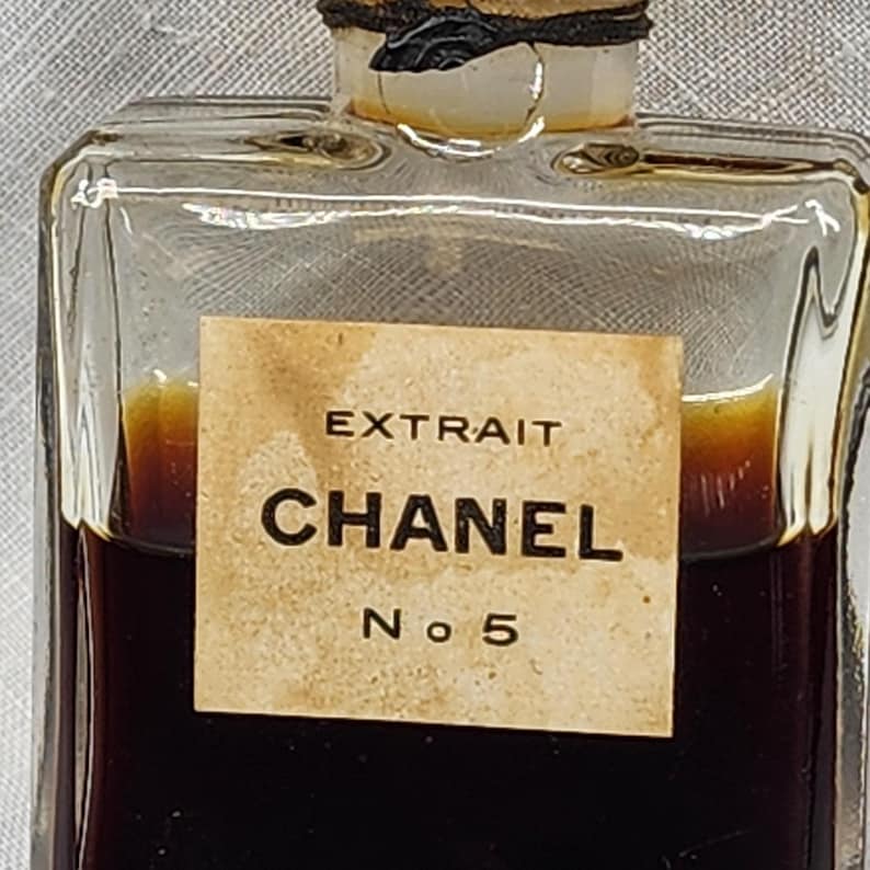 Vintage Chanel No 5 Extrait Perfume Bottle Sealed Wax Cord 1940s image 7