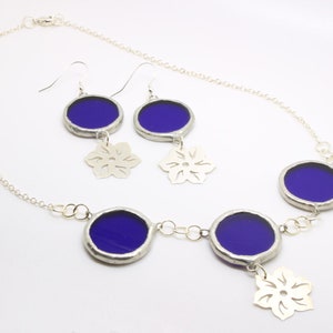 Blue Circle & Silver Flower Necklace and Earrings Gift Set