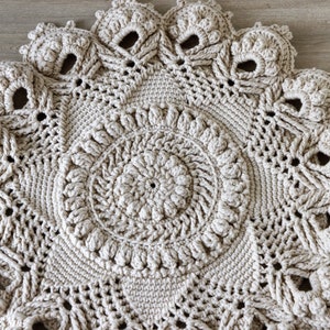 Vintage style crochet carpet, 90 cm image 3