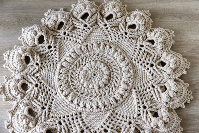 Vintage style crochet carpet, 90 cm image 3