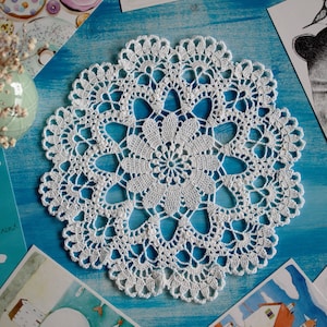 White doily 11” 28.5 cm, shabby chic home decor