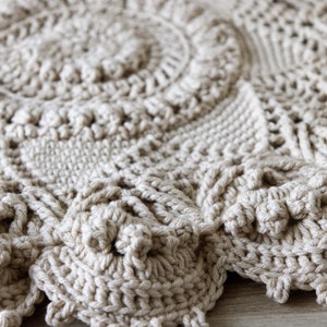 Vintage style crochet carpet, 90 cm image 7