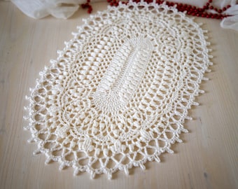 Donna doily, crochet decor - 47x31 cm