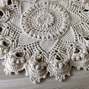 Vintage style crochet carpet, 90 cm image 9