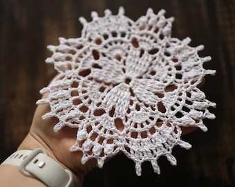Little crochet doily, 6” 17 cm, vintage style, designed by gull808, Marie Doily, coasters, doilies, bohemian, lace, wedding, dollhouse rug